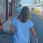Júlia Rabello Instagram - Um pouco das cenas e dos bastidores da tia Regina para dizer que a série ALÉM DO GUARDA-ROUPA já está com todos os episódios disponíveis na @hbomaxbr ♥️ tá muito lindinho, assiste que você vai adorar! ♥️ #alémdoguardaroupa