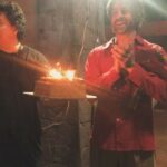 Júlia Rabello Instagram – Ontem foi aniversário do meu amigo amado e parceiro de cena @felipeabib. Seu aniversário no mesmo dia que terminamos de filmar a nossa série que amamos MAL ME QUER. Que honra dividir esse trabalho tão legal com você! Nosso labrador humano, alegria de todos nós ♥️ que venham muitas outras temporadas e trabalhos juntos, amigo 🎉🎉🎉🎉