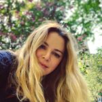 Jacinda Barrett Instagram - Spring. I’m not sure I trust you. #youbeenplayingme #grammercypark