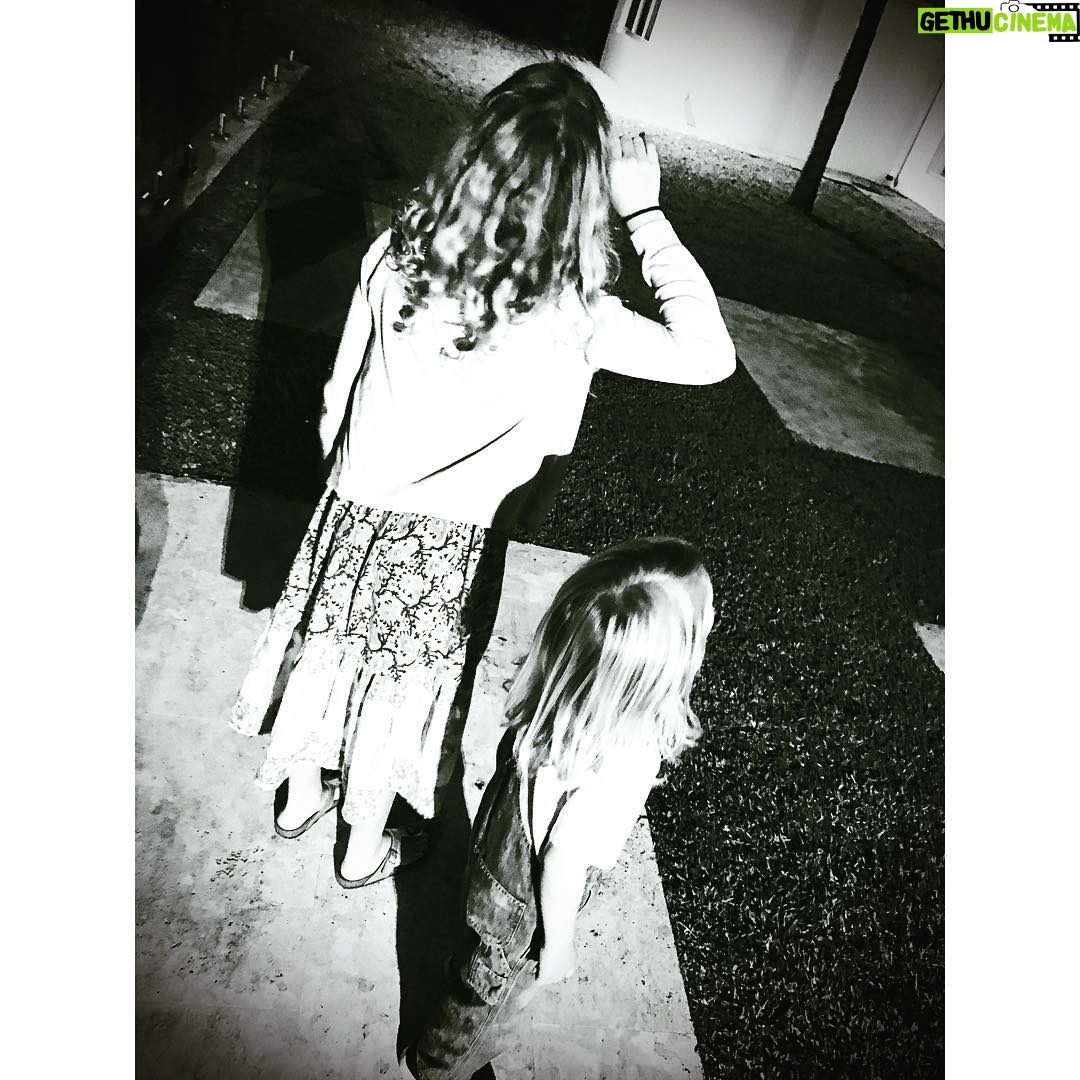 Jacinda Barrett Instagram - Searching for Santa... we saw him before he popped behind a palm tree and evaded us.... #sneakybugger