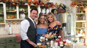 Jackie Sorkin Instagram - Happy Friday Friends! 🤗 Sharing a couple of my favorite Halloween treats created with our friends at Hallmark Channels Home & Family. These yummy creations are festive simple & fun your Spooktacular celebrations @Home this year or you can individually wrap and pre-package them to safely give-away. Just ONE Week left until Halloween! Have so much fun creating gang! 
🎃👻🍁🍫 #HappyHalloween 

To watch the full Halloween segment click link in bio⬆️ 
@homeandfamilytv @hallmarkchannel 

🧟‍♂️🍡Monster-Mallow Pops 
You’ll Need: candy melts in various colors, cake pop sticks or paper straws, edible markers, marshmallows, eyeballs {sprinkles} 

🧛‍♀️🍿 Monster Munch Mix 
You’ll Need: popcorn {kettle, caramel, buttered, cheese} kettle corn, m&m’s, nuts, eyeballs, gummy brains, teeth,chocolate chips, pretzels, melting chocolate
 {to drizzle}

🍹👻 Monster Mocktails 
You’ll Need: Fruit punch or sugar free drink, lime soda, mini marshmallows, gummy eyeballs, teeth, spiders, decorative paper straws
