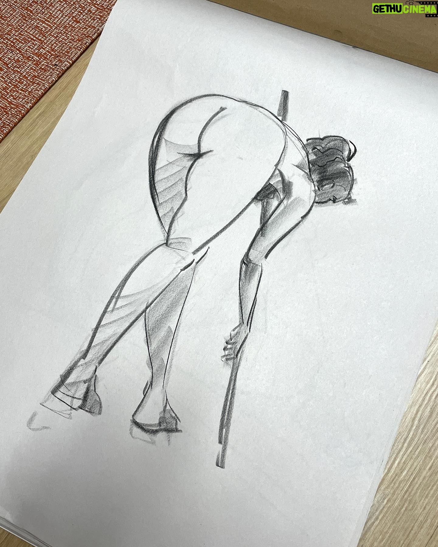 Jackie Droujko Instagram - Some more life drawings from the past year that I like. If you check my stories on Tuesday nights, you’ll see a big dump of my favourite drawings of the session. #lifedrawing