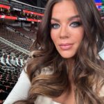 Jackie Redmond Instagram - Finally took a second to document my presence at a very entertaining Western Conference Final. WHO’S TAKING THE SERIES !? ⬇️ Glam: @ambervictoriamakeup 🙌🏻 #nhl #stanleycup #oilers #texashockey