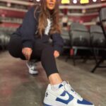Jackie Redmond Instagram - I had NO idea so many damn Bruins fans worked here. #wweraw Shoutout to the man @mache275 for the PLAYOFF gift !!! Go Leafs Go! 😊 #nhl #nhlplayoffs #mapleleafs