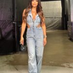 Jackie Redmond Instagram - A Canadian goes to Texas…and does the most predictable thing. 🇨🇦👖 Hair and makeup by @beautybyjett 🙌🏻 #wwe #wweraw #mondaynightraw #smackdown