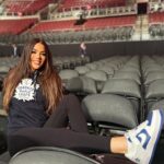 Jackie Redmond Instagram - I had NO idea so many damn Bruins fans worked here. #wweraw Shoutout to the man @mache275 for the PLAYOFF gift !!! Go Leafs Go! 😊 #nhl #nhlplayoffs #mapleleafs