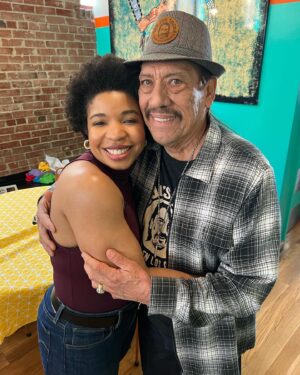 Jacklyn Uweh Instagram - I didn’t bring up Spy Kids once. 🥰
This was a wonderful day @trejostacos in Santa Monica! The sauce is everything and I mean…Danny MF Trejo 🔥🔥🔥We shot Eat It or Yeet It then wobbled off into the promenade to shoot a Squad Vlog ☺️Both videos are live over on @smosh Pit!❤️