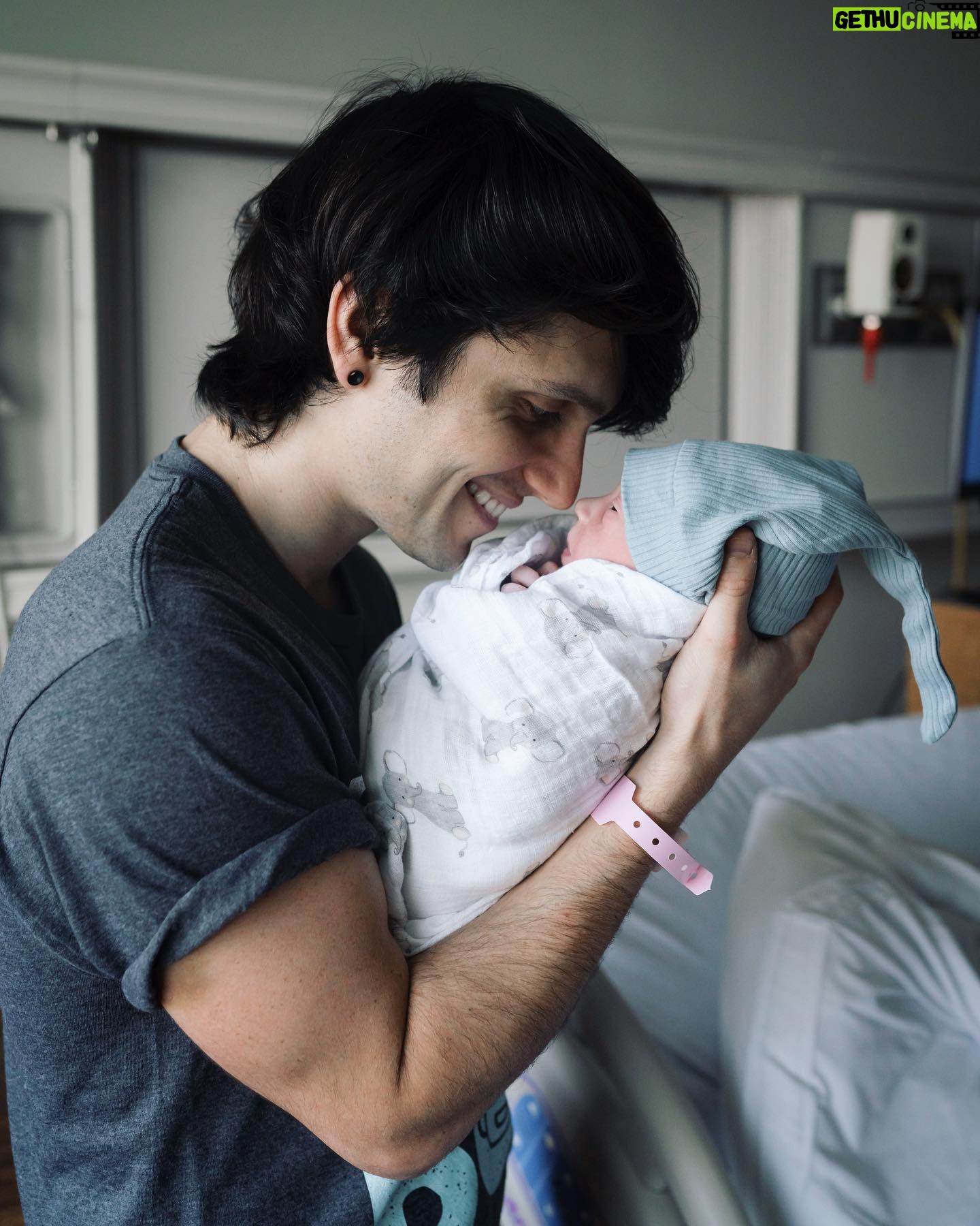 Jaclyn Glenn - 41.6K Likes - Welcome to the world baby boy! ๐ My water broke at 9:15PM last night and he was born at 2:39AM! 7lbs 13oz and 21โ long. Only a took a few pushes too - I guess he was ready! Thanks for letting me squeeze your hand off @davidmichaelfrank :)Weโre both already so in love with this perfect little guy. Heโs the most precious thing Iโve ever seen!! Happiest day ever ๐๐