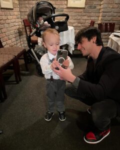 Jaclyn Glenn Instagram - Throwback to Asher taking his first photo! We may be a little off-center, but the look on his face was all worth it. Perfect! 📸 1st photo ➡️ the result! 2nd ➡️ David explaining the button 3rd ➡️ “are you sure?” 4th ➡️ “ok here I go!” 5th ➡️ him taking a picture of me taking a picture of him taking a picture lol 6th ➡️ “OMG I DID IT HOW COOL!!” ♥️ 7th ➡️ us with sleeping Violet behind us :)