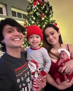 Jaclyn Glenn Instagram - First Christmas as a family of 4 ♥️🎄♥️