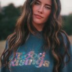 Jacqueline MacInnes Wood Instagram - Hi there! And happy Friday!! This week on Good Risings’ Grateful Grains, we’ve been talking MODERN DILEMMAS, how technology changes our way of life. All the episodes are live now wherever you get your podcasts, or click the link bio 🤍🦋 @goodrisings @bmcmuffin