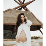 Jacqueline MacInnes Wood Instagram – Bump bump bump 🤍