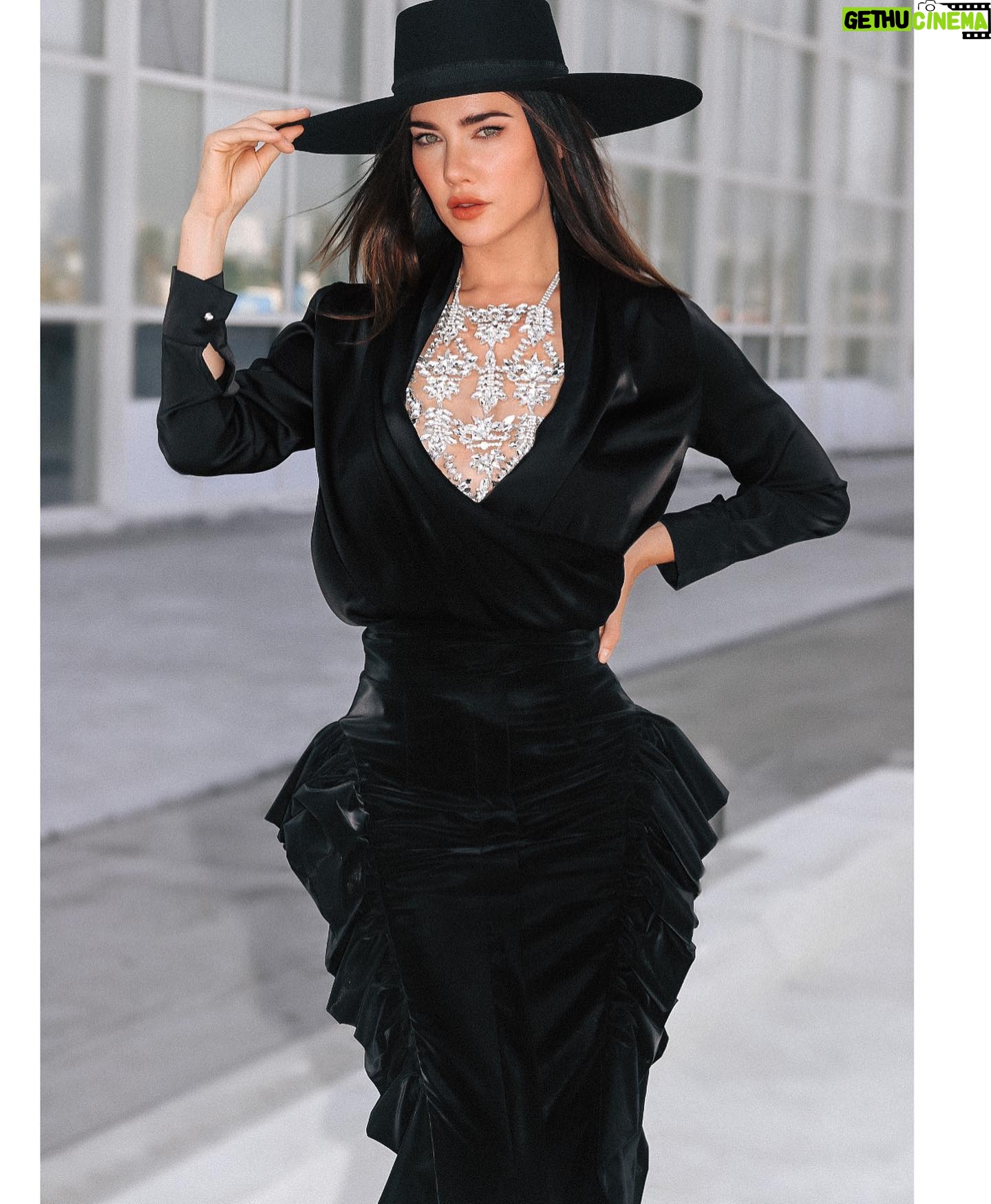 Jacqueline MacInnes Wood Instagram - 🌙 styled by @Jeresa_Featherstone hair @stephpaugh