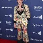 Jacqueline Toboni Instagram - Thank you GLAAD!! We love you!! Scroll for my bosses helping me when my buttons popped off HMU @samsinstaglam Styling by my girlies @kristigramlich & @briannamporter via @clothed_la Jewelry by the incredible @perry.jewelry incl. this gold toothpick I’m obsessed with 💇🏻‍♀️ @christytagatac #glaadawards