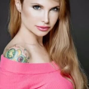 Jacqui Holland Instagram - One of the things that has made me so successful in my field is my tattoo!

True story. ☺️

I went through years of hating it, trying to laser it, but then I finally found acceptance. 💗

Before I was a Matchmaker and CEO of IDeserveLove & IDL Diamond Club, I was an Actress. I had a crazy addiction to acting and loved being on set more than anything on the planet. But, after too many experiences with the casting couch, and all the Hollywood BS, I found it unfulfilling and I sabotaged my career by doing some really terrible films. It was around that time I got the giant tattoo on my arm. 

The tattoo made it hard for me to be cast in TV & Film. And, it allowed me to fully transition into my calling, being The Faery Matchmaker. 

To be successful you need to be laser focused if you’re trying to do 12 different things at once you will spread yourself too thin. 

I was fully able to focus on being The Faery Matchmaker and helping as many people find love as possible, without being distracted by auditions, and Acting opportunities. 

One day I plan on acting again, but for now you will be able to see me on “The Faery Matchmaker Unfiltered”. (Coming soon) 

I think it’s about time we tell the truth. 😘