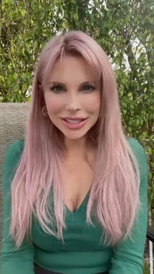 Jacqui Holland Instagram - Welcome to love manifestation 101 ❤️💎