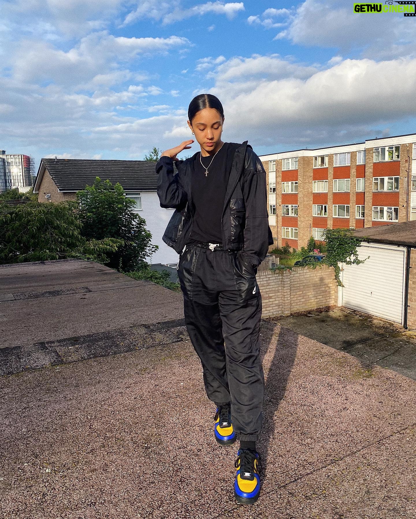 Jade Alleyne - 9.6K Likes - @jadey_nolan got me repping my step 🇧🇧
💙💛💙
(Not actually in Barbados)