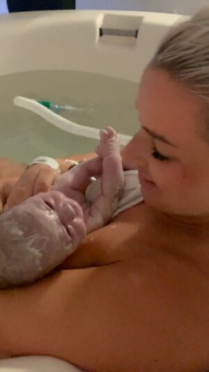 Jade Mead Instagram - 𝙼𝚊𝚛𝚕𝚒 𝚒𝚜 𝙵𝙾𝚄𝚁 💝

I can’t believe my baby girl is 4 today, watching these videos back it feels like just yesterday I gave birth to her in the water and yet now I have what feels like a teenager 😂🥹

Happy birthday Marli girl! Mummy, Daddy and Lot Lot love you so much 🎉🎈🎀 @marli.and.lottie 

#marliisfour #birthdaygirl #4thbirthday #happybirthday