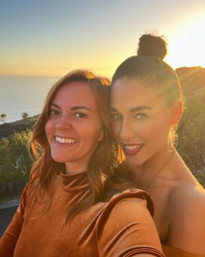 Jade Tailor Instagram - Happy Birthday to this magical goddess @nataliemacneil 🥰 Words fail to express my immense love and gratitude for you and the gift that you are to me and all those blessed to know you. I celebrate this day that you came into this world as this being of perfection that you are, and each day I get to love you and witness your magic! Thank you for being, thank you for the gift that you are. I love you endlessly 🤍