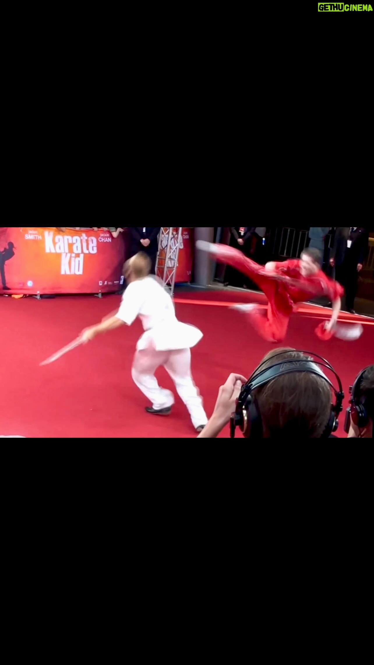 Jade Xu - 0.9K Likes - SWORD CUTS 🔥⚔️🔥
🎬 《功夫梦》 成龙
#thekaratekid #movie #premiere #wushu #kungfu #fight #demonstration #jackiechan #willsmith #jadensmith #davidtorok #jadexu #alexschmidt