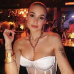 Jade Leboeuf Instagram - Quelle soirée 🌸 manger à @arden_weho pour finir par boire un verre au @chateaumarmont , tu aimes cette tenue? Taking the night off and hydrating with @biodermafrance @biodermausa Créaline 🫧