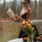 Jade Leboeuf Instagram – 🌷 Quelle est ta saison préférée ? J’ai toujours pensé que le passage de l’hiver au printemps dans nos vies symbolise la transition de l’obscurité à la lumière. C’est le moment où l’on se sent revigoré afin de saisir de nouvelles opportunités. Du moins c’est ce que je vis en ce moment 🤫