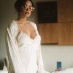 Jade Leboeuf Instagram – Self care moment ✨ la réalité est bien moins glamour, je suis malade depuis 2 jours et quand je parle on dirait soit Robert, soit Marge Simpson. Je vais me reposer pour être a bloc demain 🙌🏼