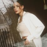 Jade Leboeuf Instagram - Ma tête quand j’ai vraiment cru à l’arrivée des beaux jours ☀️ t’es aussi blasé.e que moi?
