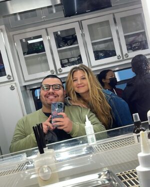 Jaicy Elliot Instagram - Work it Bb @zsinnett #shouldershimmies #greysanatomy #shondaland #abcstudios Hair by @cutmarc
