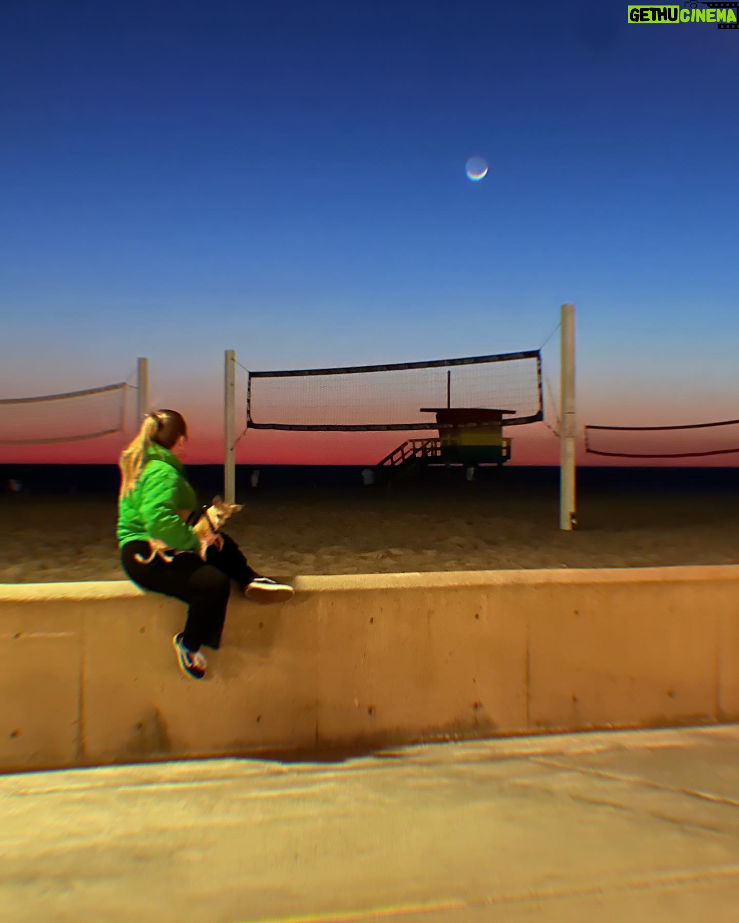Jaicy Elliot Instagram - Birthday moon -Thank you for the love