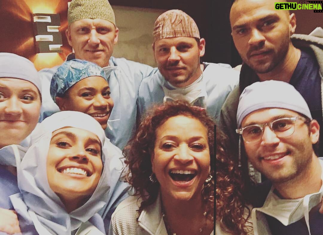 Jaicy Elliot Instagram - One big happy family 🧡 #tgit #greysanatomy #shondaland