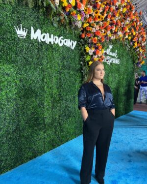Jaicy Elliot Instagram - Celebrating Love 🤍✨🥂
.
.
.
Makeup: @suziekbeauty 
Hair: @mikahairstylist 

©2022 Hallmark Media Photographer: Jordan Strauss
