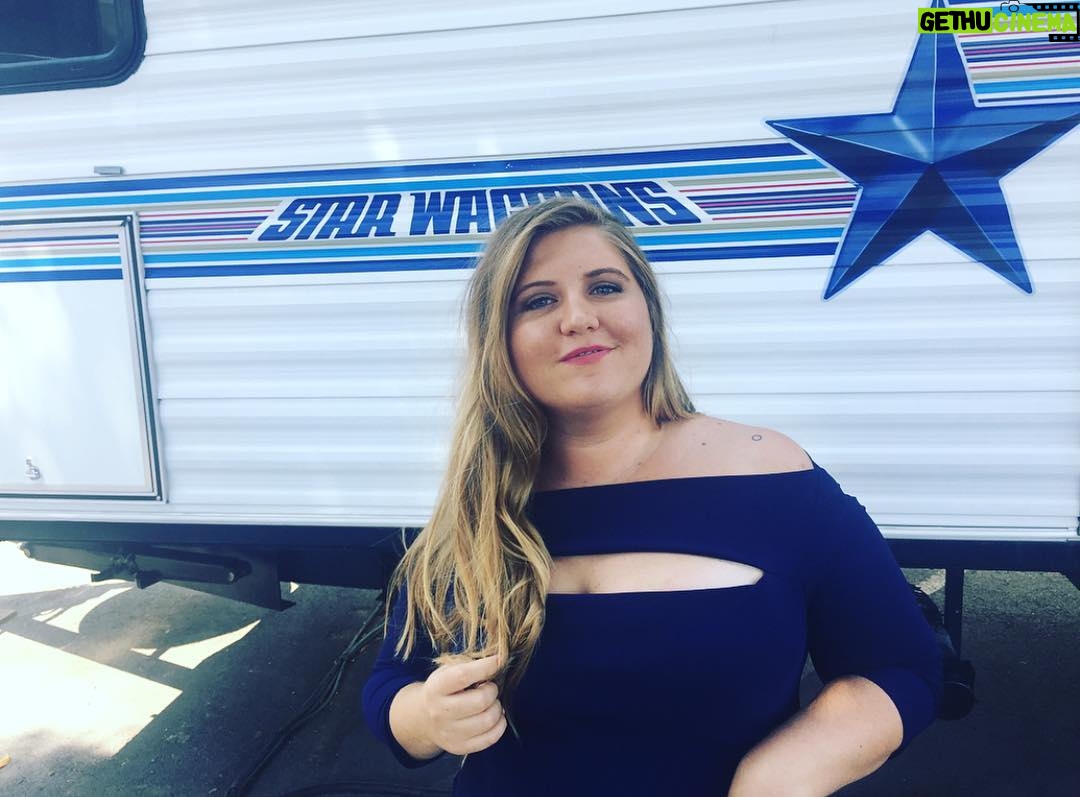 Jaicy Elliot Instagram - Thank you @chiarabonilapetiterobe for making this beautiful dress -Love it 🍸 #entertainmentweekly #sevendaysofgreys #greysanatomy