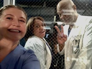 Jaicy Elliot Instagram - Are you watching? #greysanatomy #shondaland #abcstudios