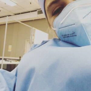 Jaicy Elliot Instagram - We’ve been working hard to bring Grey’s baaack!! Hope you’re watching tonight after @station19 ⛑#seasonpremiere #greysanatomy #abcstudios