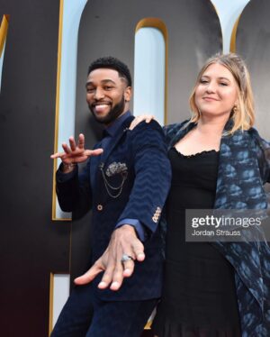 Jaicy Elliot Instagram - To 400 more 🍾🍾🍾

Thank you @greysabc and @shondaland for this incredible evening 
.
.
.
Hair by @nickichestnut 🤍
Makeup by @starmakerbeauty 🤍