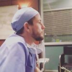 Jaicy Elliot Instagram – Miss sitting in silence with these guys!!
@jake.borelli @sophiatali @alexbluedavis @therealkmckidd @seekellymccreary @thesarahdrew and Jimothy 🎬#greysanatomy
