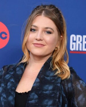 Jaicy Elliot Instagram - To 400 more 🍾🍾🍾

Thank you @greysabc and @shondaland for this incredible evening 
.
.
.
Hair by @nickichestnut 🤍
Makeup by @starmakerbeauty 🤍