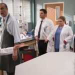 Jaicy Elliot Instagram - All kinds of tensions tonight 😏 😬 ⚡️ Friends from the east coast did you watch?!?! Are you ready west coast?⚡️ 🔥💥 #greysanatomy #abcstudios #shondaland