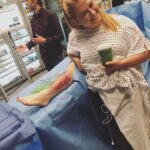 Jaicy Elliot Instagram - My leg and I wish you a wonderful weekend 🌞 #limbsforlife #greysanatomy #abcnetwork #shondaland