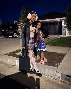 Jaidyn Triplett Instagram - Draculaura and Vampirina!!! 

Drop some 🦇🦇🦇 in the comments! 

#jaidyntriplett #jordyntriplett #monsterhigh #costume #draculaura #vampirina #halloween #sistersister