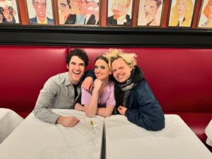Jaime Lyn Beatty Instagram - Here’s to the old pals who meet up for a late night post-show hang at Sardi’s…Aren’t they a gas??? 🌙🍸🎭 #wheninrome #illdrinktothat #cheers