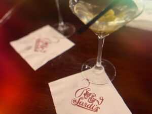 Jaime Lyn Beatty Instagram - Here’s to the old pals who meet up for a late night post-show hang at Sardi’s…Aren’t they a gas??? 🌙🍸🎭 #wheninrome #illdrinktothat #cheers