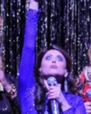 Jaime Lyn Beatty Instagram - Don't keep Melan’Ya waiting. She's VERY busy. 
See @fivethemusical parody NOW thru March 10. Rush tickets are available for ONLY $29 which is WAY more than Donny pays in taxes. #FACTS You have no alibi, K? 🇺🇸🔥🎤🥕 fivethemusical.com
🗽: @make_it_shimmy @ohmoshedidnt 
🎶: @thebillyrecce 
🎹: @lenagabriellemusic 
🎬🕺: @winemanjen @candiboyd_ 
🍟: @bren_bash 
👗: @florencedlee @thecherrypoppinsnyc 
💈: @iandoeshair_ @meganburkeartistry 
💙: @mark.osgood_ @em.ilykatherinee 
 📸: @officialbroadwayworld 
#fivethemusical #offbroadway #parody #melaniatrump #mcdonalds