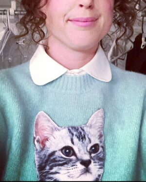 Jaime Lyn Beatty Instagram - My dear sweet Charlotte, it’s been five years since last I saw you….Wherever you are, I hope you’re surrounded by cats, making sweet sweet love, and drinking sweet sweet coffee. But seriously, about the cats, are they ok?? Have you fed them today? Just checking in….
🥹🐈 💕☕️

#TGWDLM #Starkid #Hatchetfield #catlady #cats #catsmusical #memory #all #alone #in #the #moonlight