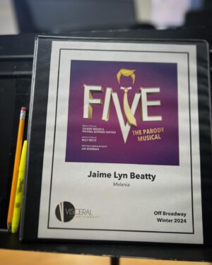 Jaime Lyn Beatty Instagram - I really don’t care, do u? 🔥🎤🥕 @fivethemusical 
 #fivethemusical 

#parody #six #five #four #three #two #one #melania #firstdayofschool