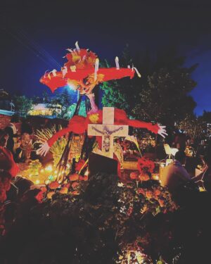 Jaime Murray Instagram - Gracias a todos nuestros ancestros ❤️🙏

Without them their would be no life at all. We have so much to give thanks for & so many to be grateful to. The remembered and the forgotten. The good & even the bad have blessed us. We are here, and one day we too will be dust. 💀❤️🙏

It was a gift to celebrate life, honor death and partake in one of the world’s most ancient traditions in Oaxaca, Día de los Muertos. 

It was an electric and magical time and place. I was lucky enough to feel my grandmother Iris’s fiery spirit. I hope she heard my song ❤️🌹🔥💫