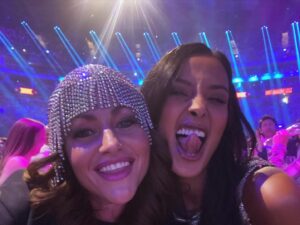 Jaime Winstone Instagram - The BRITS 2024✨💗✨

Was such an honour to Present Album of the year to the incredibly talented @raye last night .. making history !❤️✨ huge congratulations to all the winners, that was a fun evening celebrating music by thanking all artists who have kept us dancing, singing - spreading love and joy in such crazy times.. ✨💗🪩this DISCO NEEDS YOU as much as we do!!! @kylieminogue 🙏🪩 

Thanks for having me @brits 🇬🇧✨💕