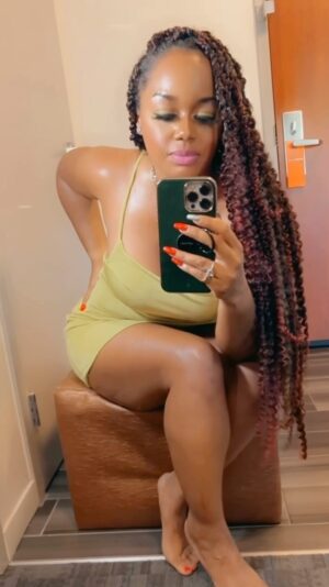 Jaimee Foxworth Instagram - 🥝… #TheFoxxFridays🦊