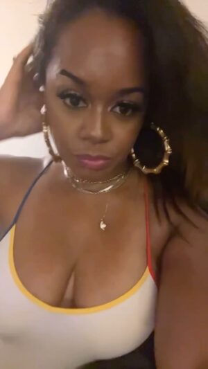 Jaimee Foxworth Instagram - Happy Monday! 🤗